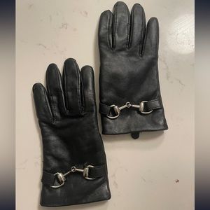 Wilsons leather touch point gloves size s